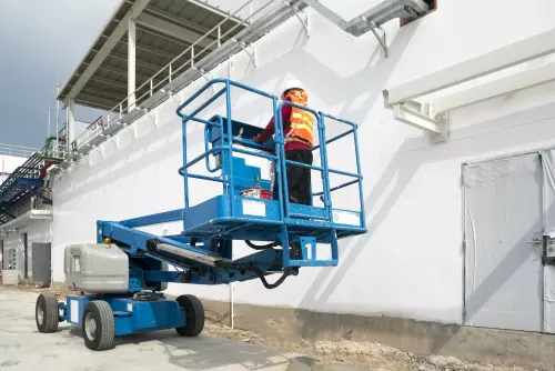 práce s vysokozdvižnou plošinou