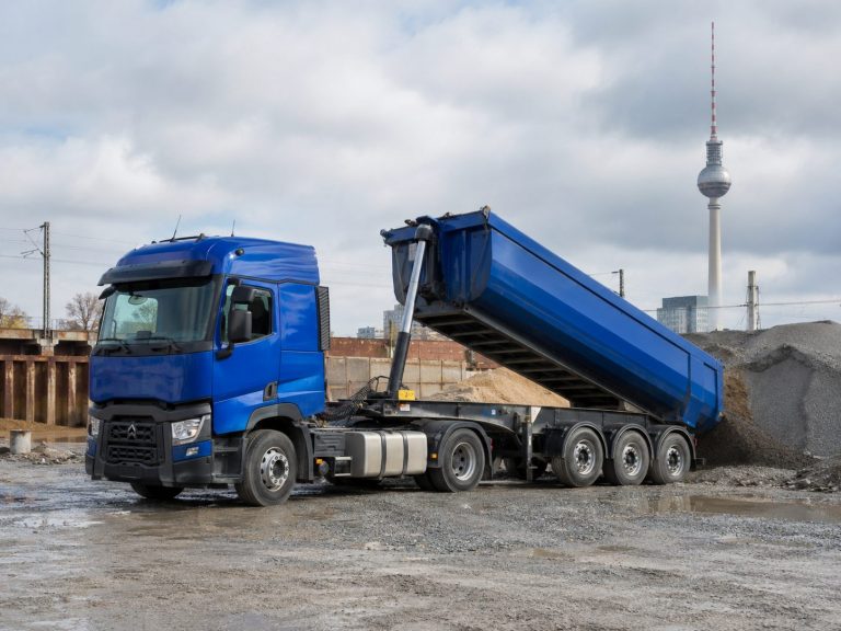Řidič C/CE – sklápěcí návěs a přeprava sypkých materiálů – až 3 000 € čistého, Berlín